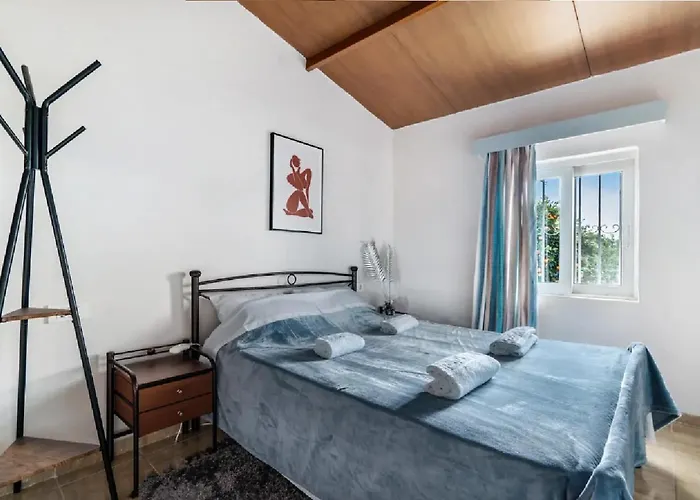 Angela Nyaraló Dalamanara